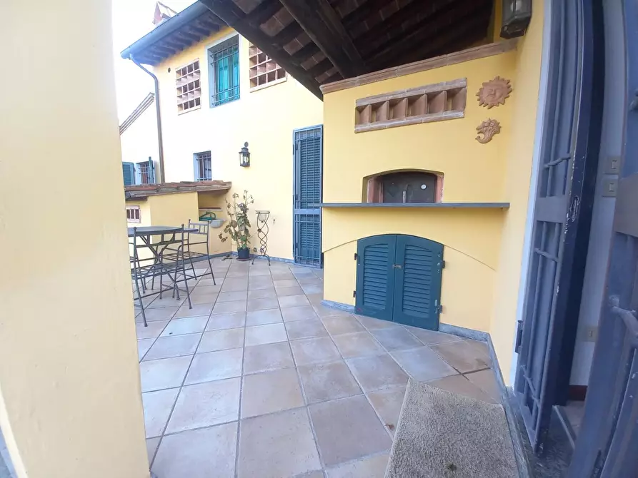 Immagine 18 di Casa bifamiliare in vendita  a Camaiore