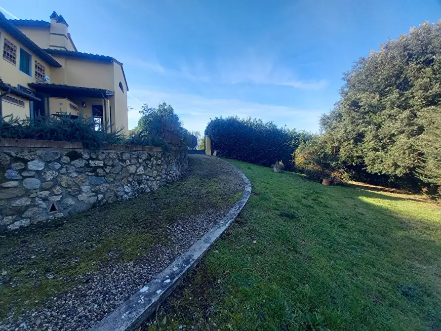 Immagine 31 di Casa bifamiliare in vendita  a Camaiore