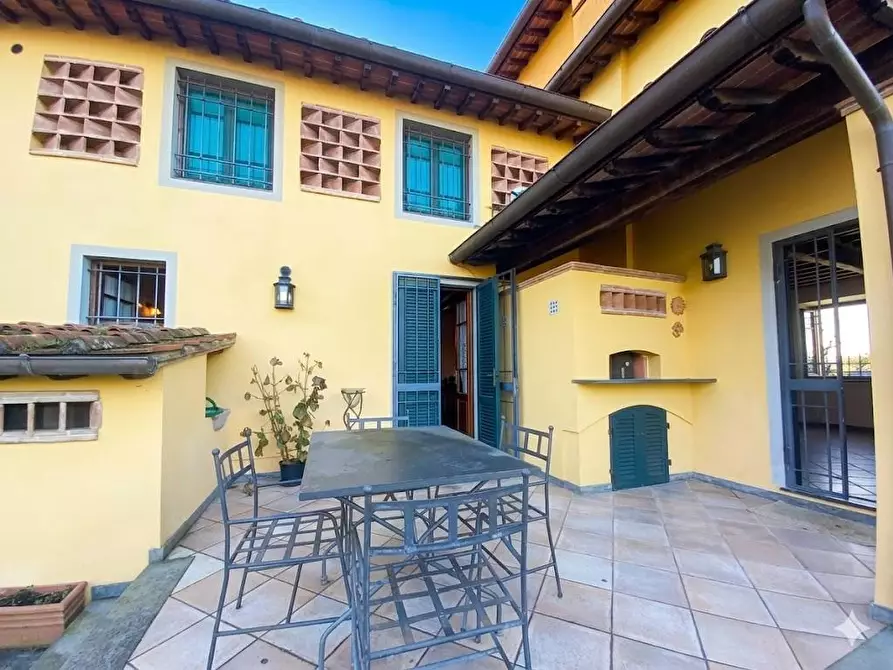 Immagine 2 di Casa bifamiliare in vendita  a Camaiore