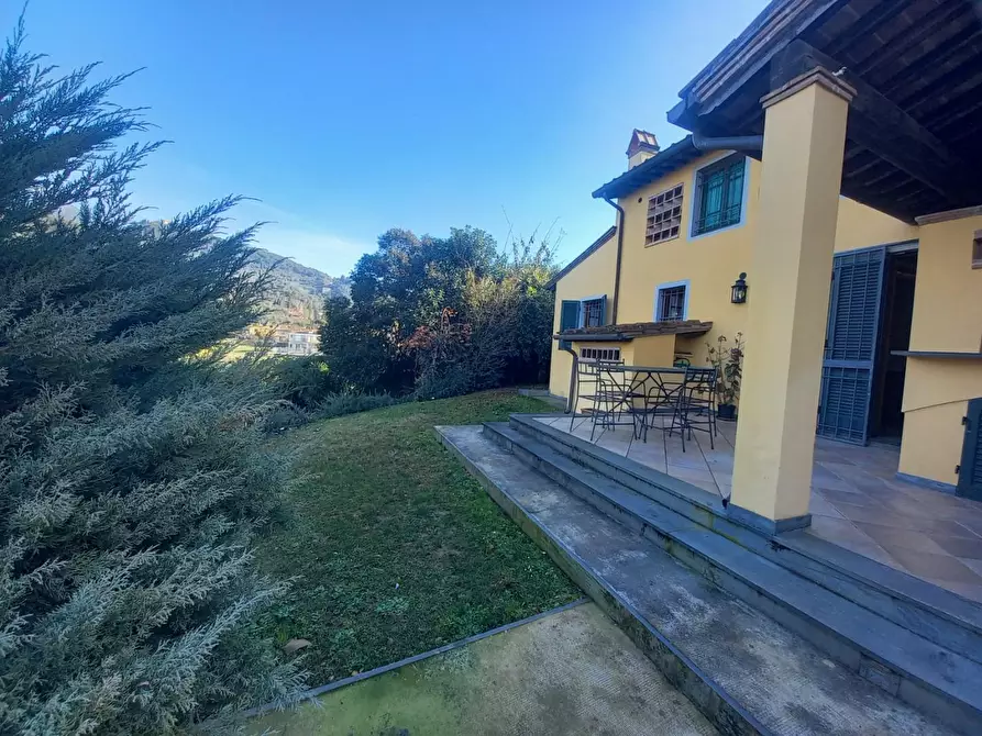 Immagine 35 di Casa bifamiliare in vendita  a Camaiore
