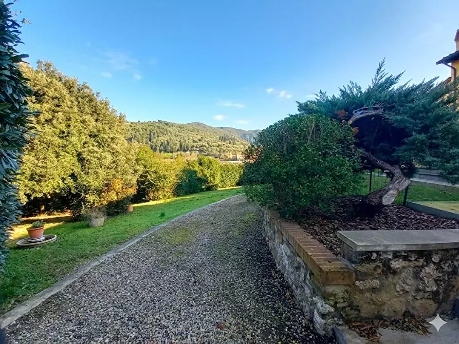 Immagine 68 di Casa bifamiliare in vendita  a Camaiore