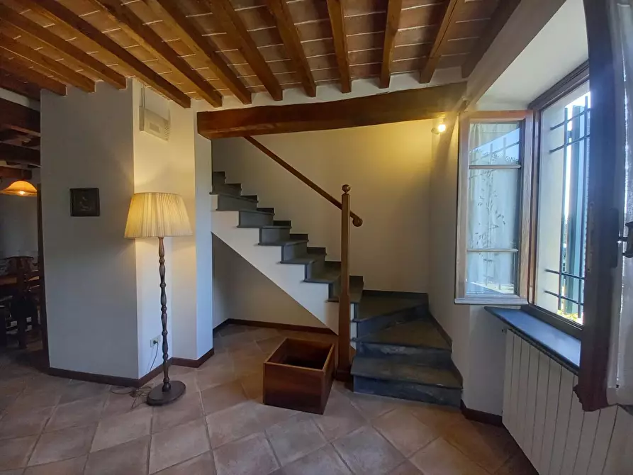 Immagine 18 di Casa bifamiliare in vendita  a Camaiore