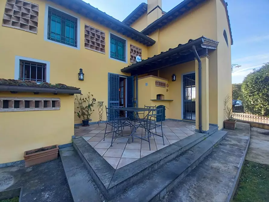 Immagine 13 di Casa bifamiliare in vendita  a Camaiore