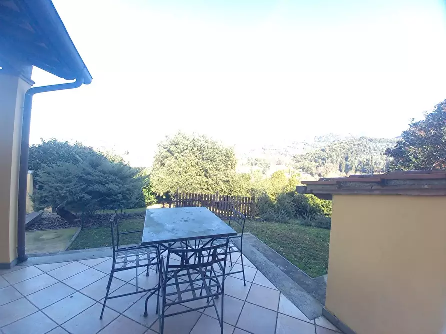 Immagine 9 di Casa bifamiliare in vendita  a Camaiore