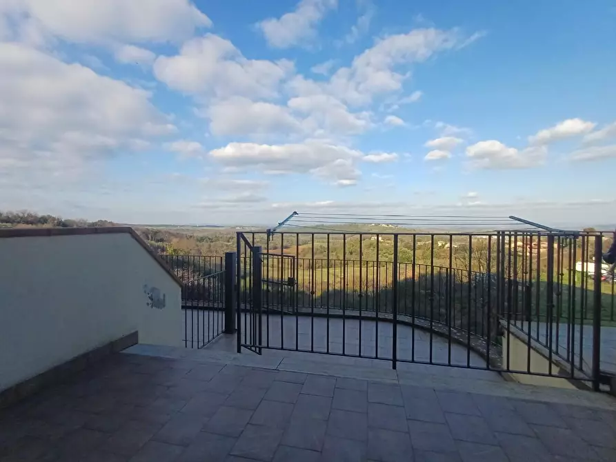 Immagine 2 di Appartamento in vendita  a Casole D'elsa