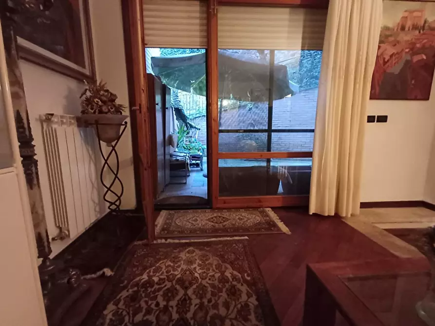Immagine 23 di Appartamento in vendita  a Siena