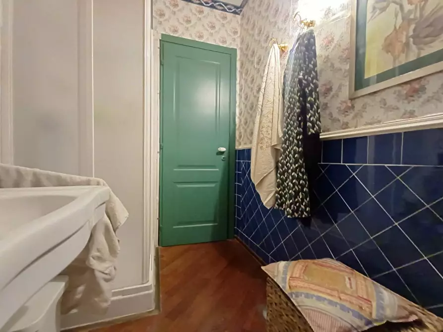 Immagine 15 di Appartamento in vendita  a Siena