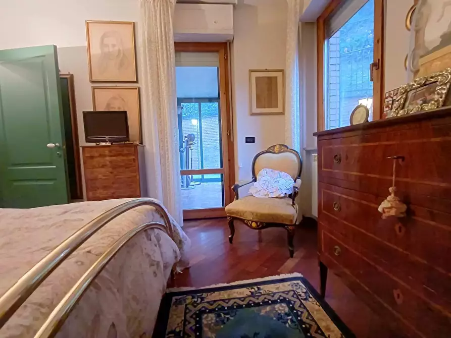Immagine 22 di Appartamento in vendita  a Siena