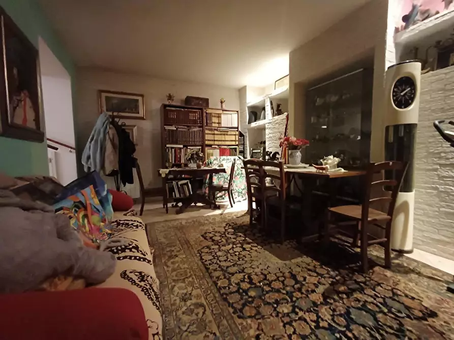 Immagine 46 di Appartamento in vendita  a Siena