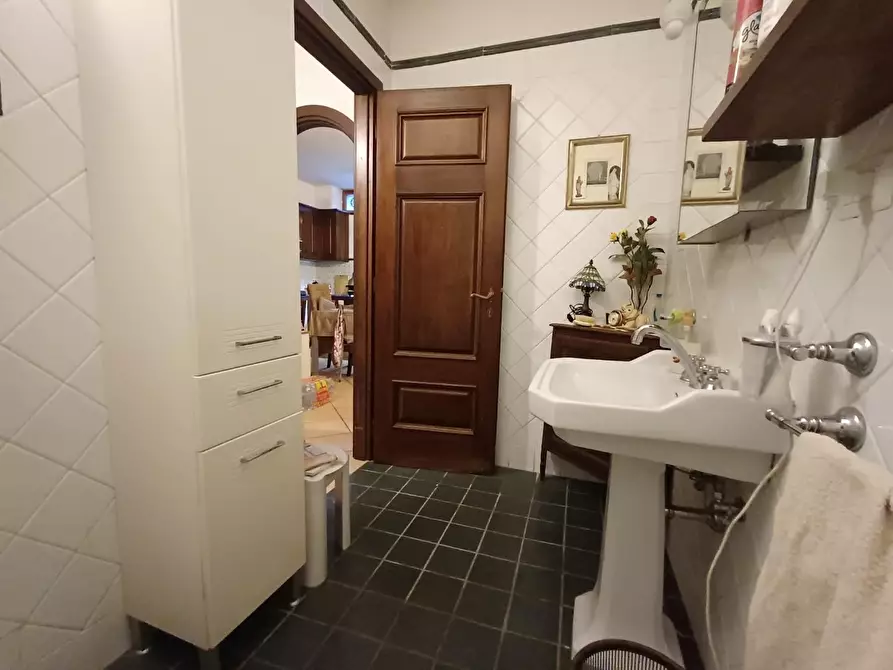 Immagine 59 di Appartamento in vendita  a Siena