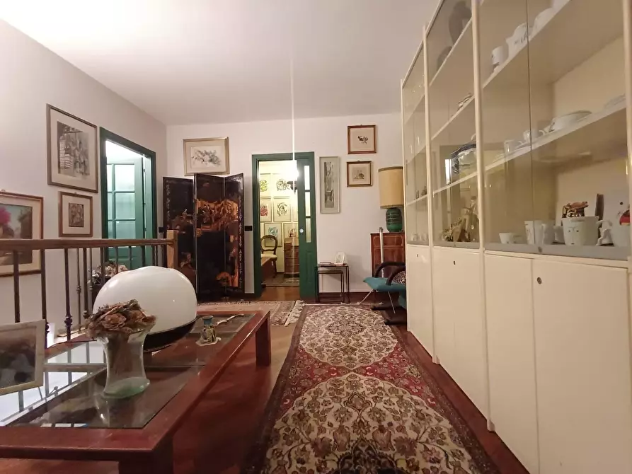 Immagine 2 di Appartamento in vendita  a Siena
