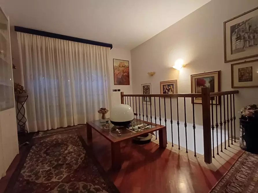 Immagine 4 di Appartamento in vendita  a Siena