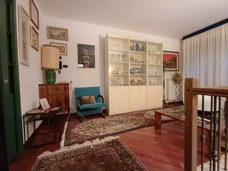 Immagine 10 di Appartamento in vendita  a Siena