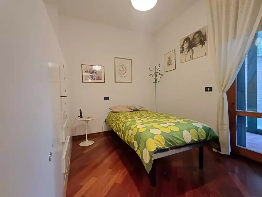 Immagine 12 di Appartamento in vendita  a Siena