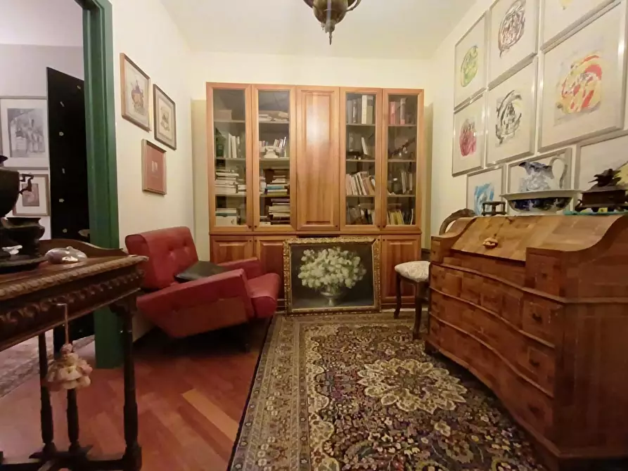 Immagine 5 di Appartamento in vendita  a Siena