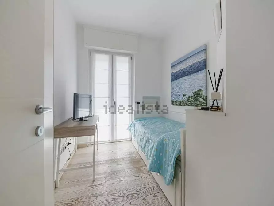 Immagine 27 di Casa trifamiliare in vendita  a Montignoso