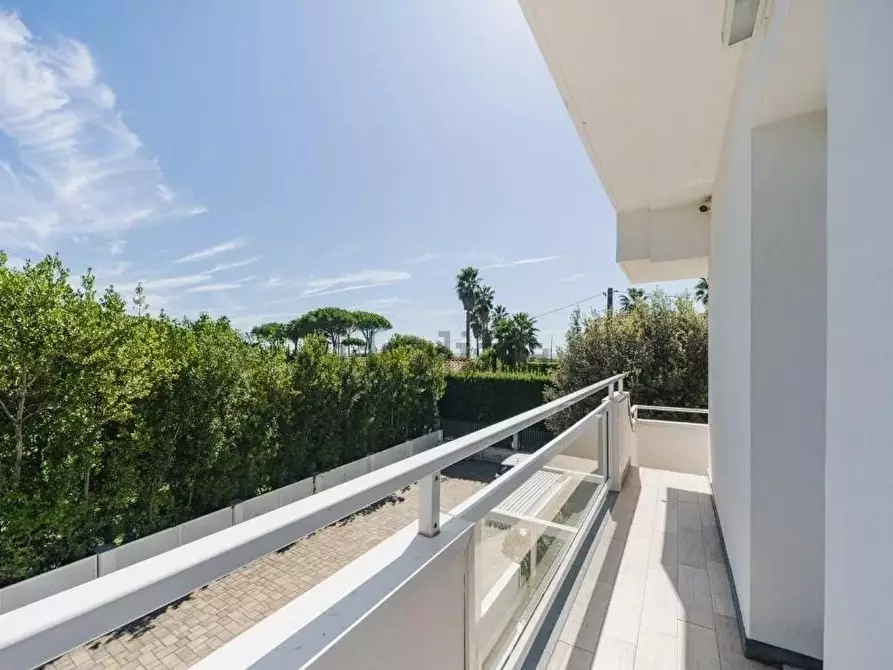 Immagine 26 di Casa trifamiliare in vendita  a Montignoso