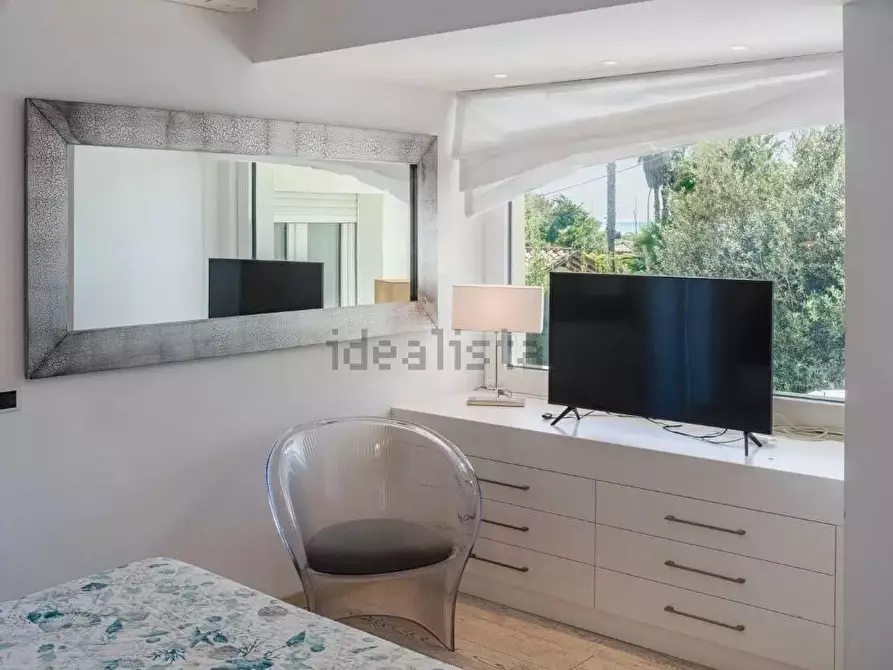 Immagine 24 di Casa trifamiliare in vendita  a Montignoso