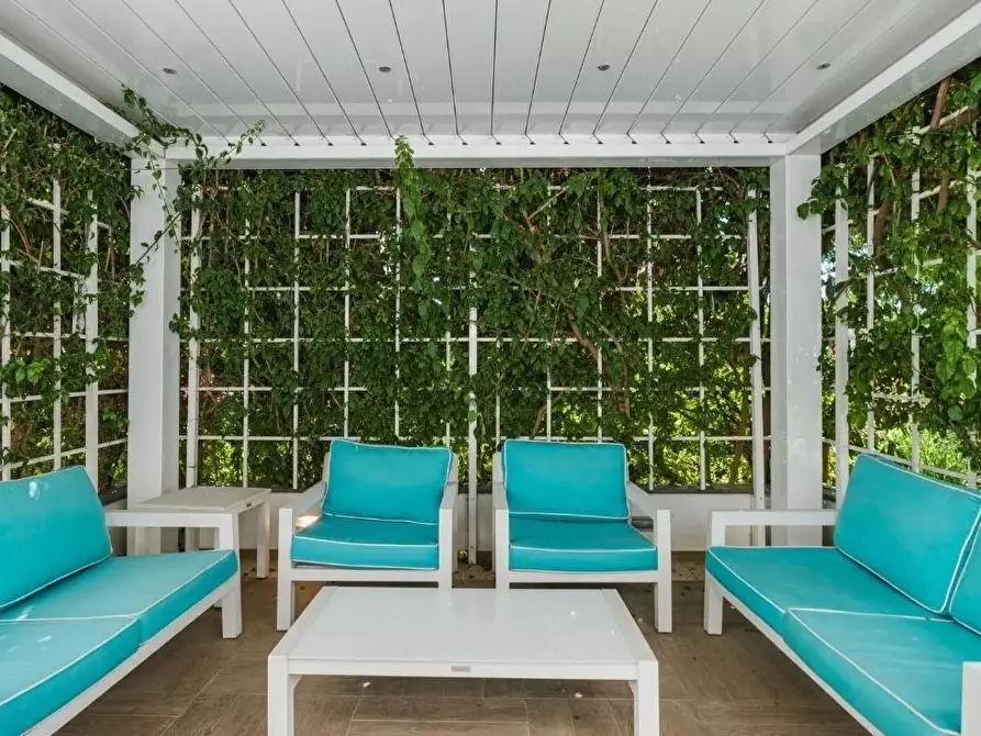 Immagine 10 di Casa trifamiliare in vendita  a Montignoso