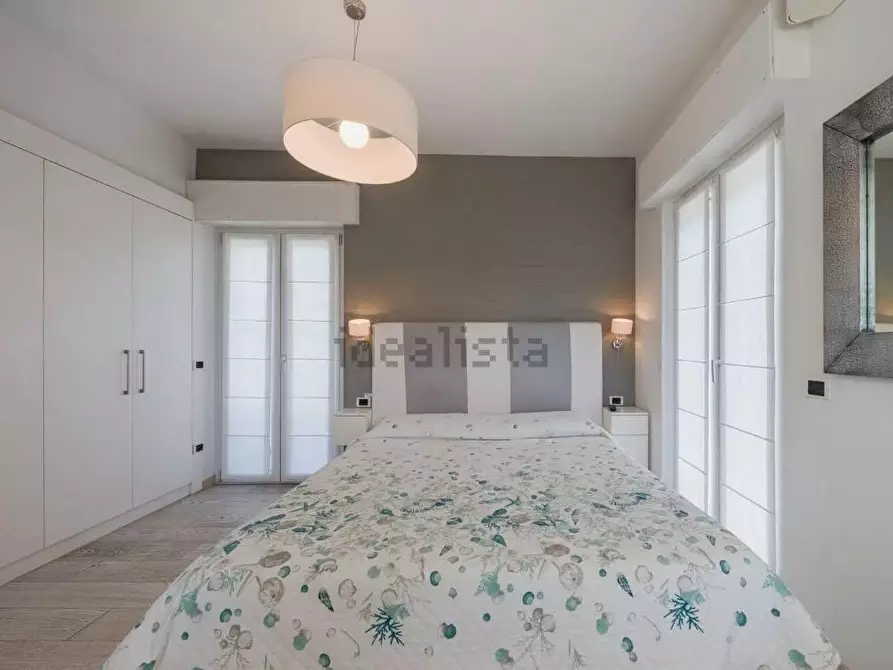 Immagine 23 di Casa trifamiliare in vendita  a Montignoso