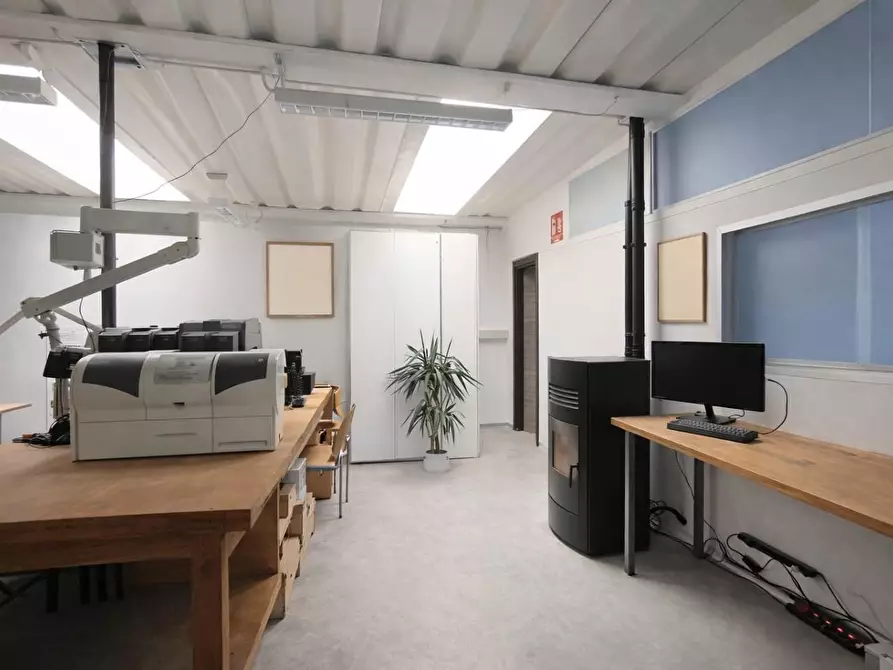 Immagine 11 di Laboratorio in vendita  a Sovicille