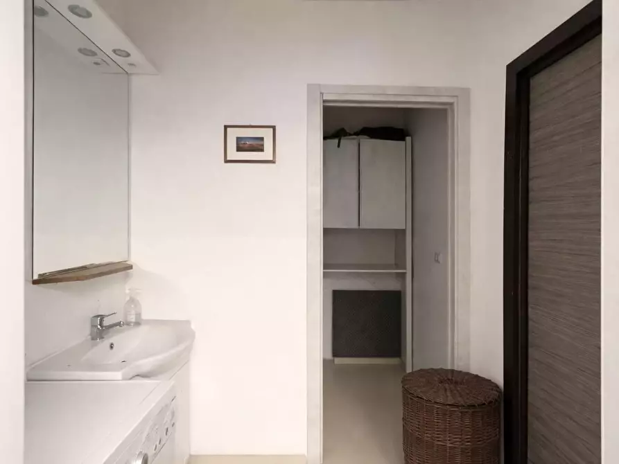 Immagine 2 di Laboratorio in vendita  a Sovicille
