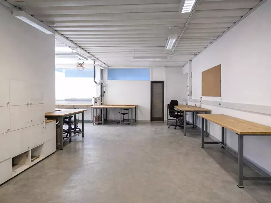 Immagine 3 di Laboratorio in vendita  a Sovicille