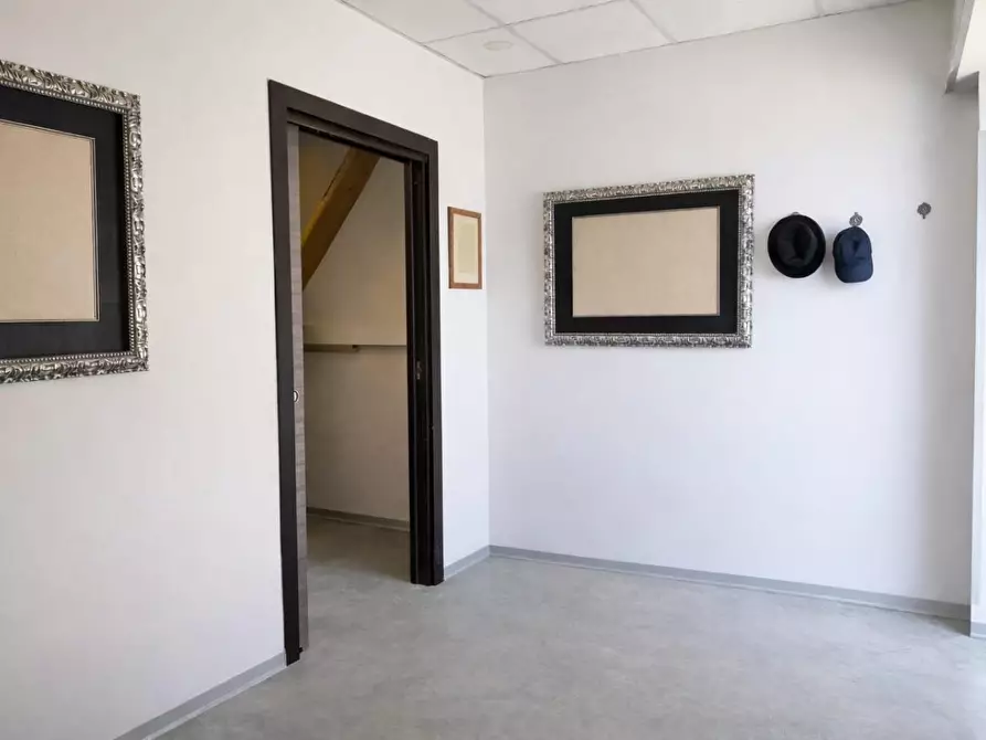 Immagine 1 di Laboratorio in vendita  a Sovicille