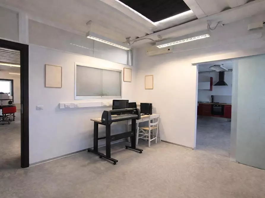 Immagine 12 di Laboratorio in vendita  a Sovicille