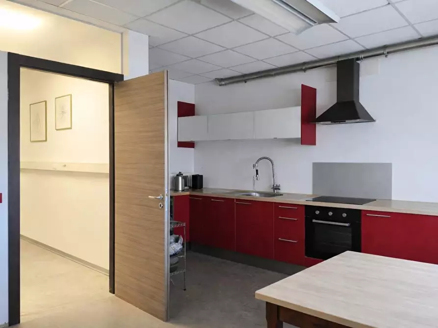 Immagine 15 di Laboratorio in vendita  a Sovicille