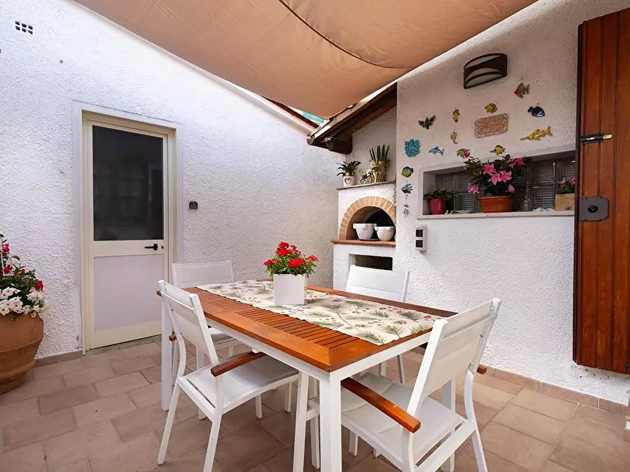 Immagine 19 di Casa indipendente in vendita  a Camaiore