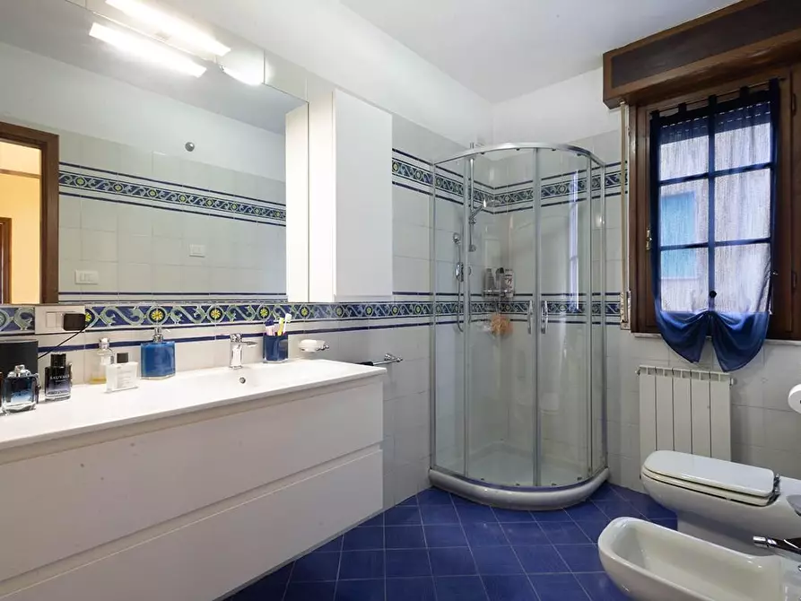 Immagine 32 di Casa indipendente in vendita  a Camaiore