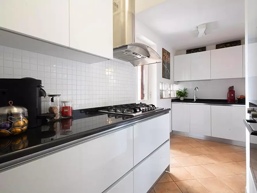 Immagine 11 di Casa indipendente in vendita  a Camaiore