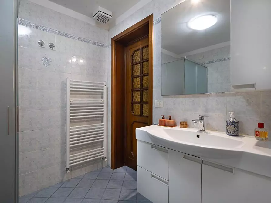 Immagine 16 di Casa indipendente in vendita  a Camaiore