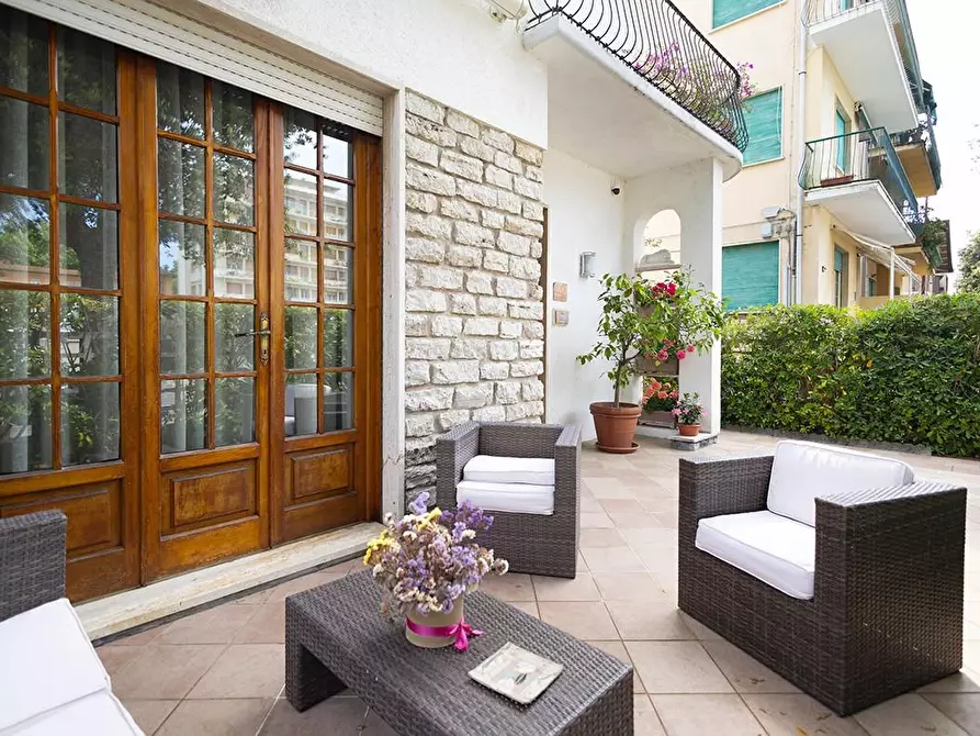 Immagine 15 di Casa indipendente in vendita  a Camaiore