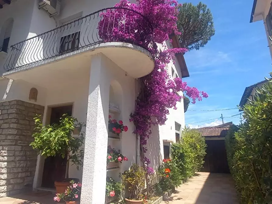 Immagine 5 di Casa indipendente in vendita  a Camaiore