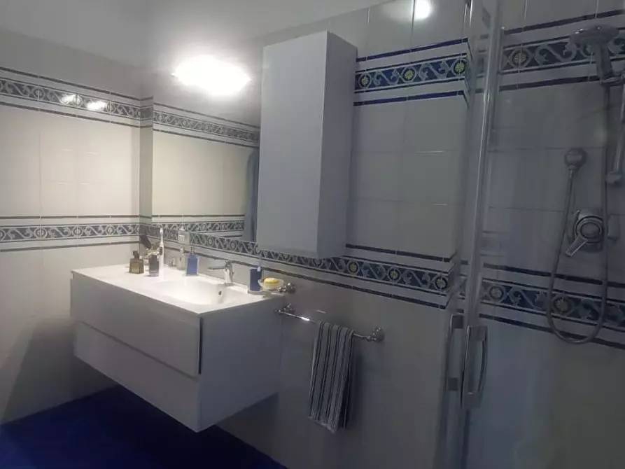 Immagine 35 di Casa indipendente in vendita  a Camaiore