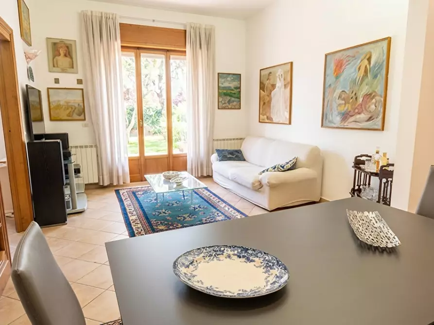 Immagine 1 di Casa indipendente in vendita  a Camaiore