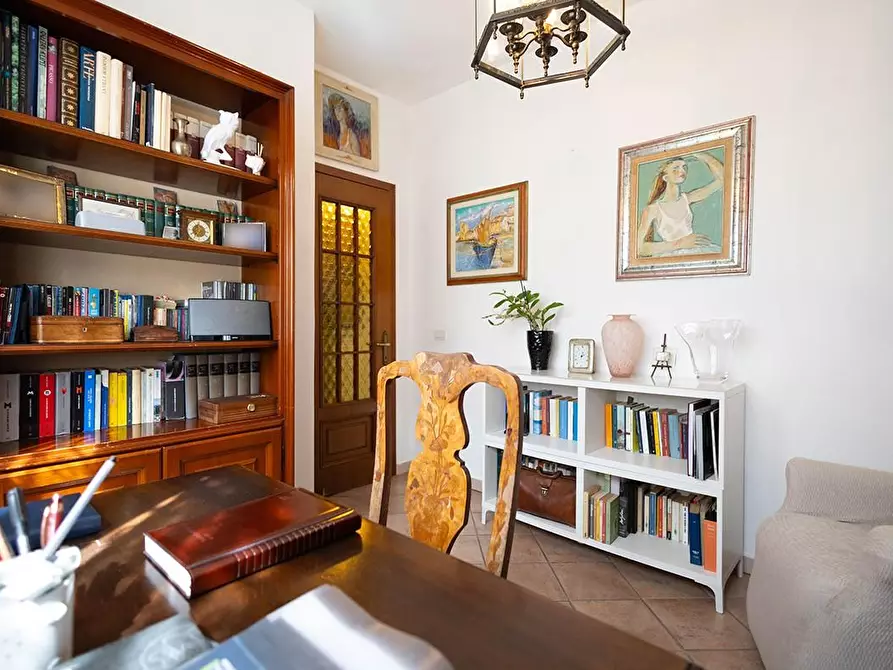 Immagine 18 di Casa indipendente in vendita  a Camaiore