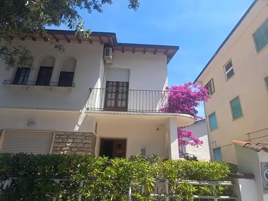 Immagine 4 di Casa indipendente in vendita  a Camaiore