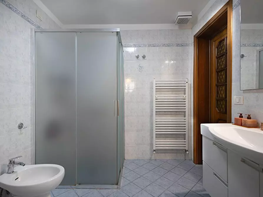 Immagine 14 di Casa indipendente in vendita  a Camaiore