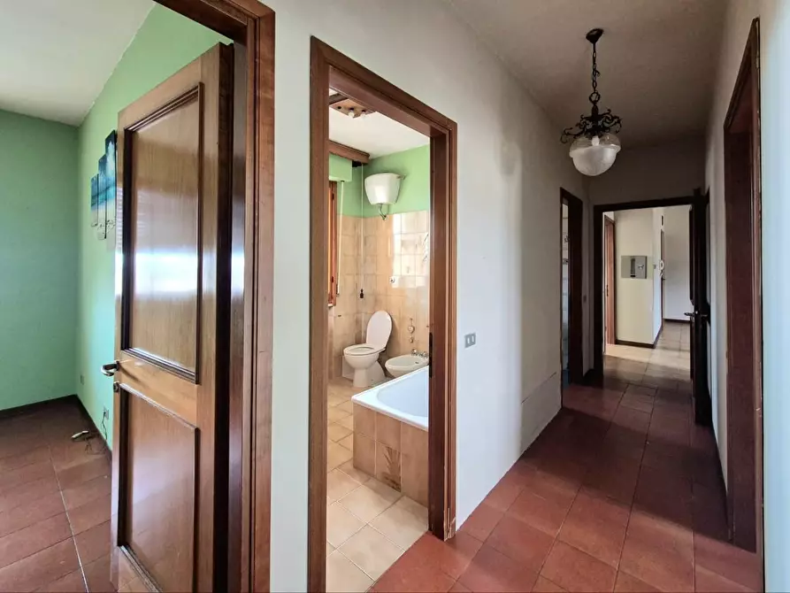 Immagine 15 di Appartamento in vendita  a Capannori