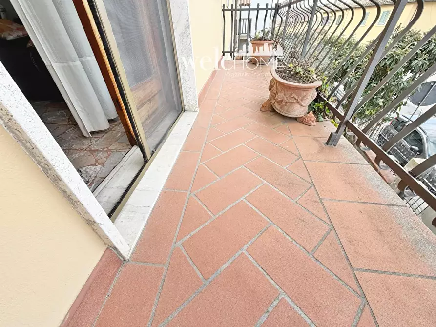 Immagine 18 di Appartamento in vendita  a Campi Bisenzio