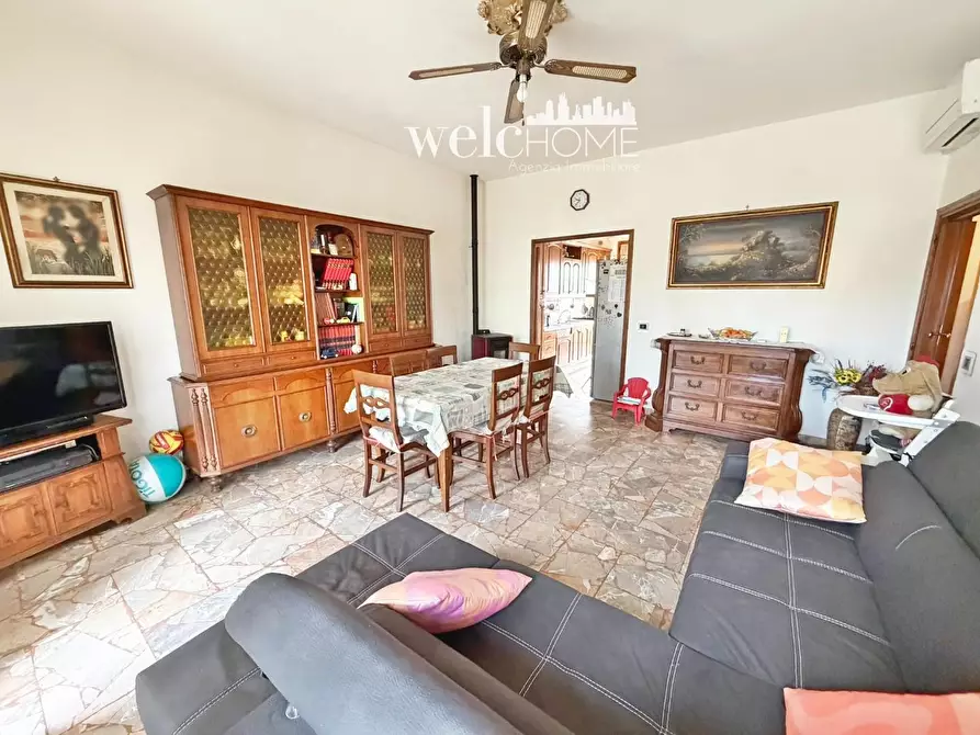 Immagine 2 di Appartamento in vendita  a Campi Bisenzio