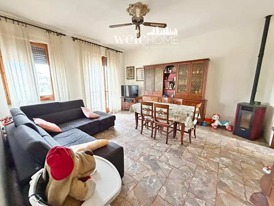 Immagine 1 di Appartamento in vendita  a Campi Bisenzio