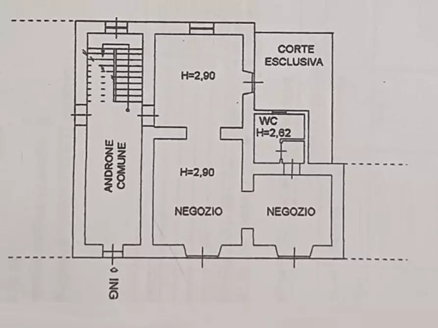 Immagine 17 di Locale commerciale in affitto  a Carrara