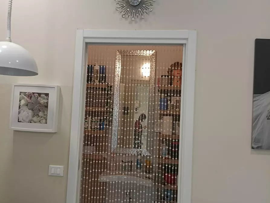 Immagine 10 di Locale commerciale in vendita  a Pisa