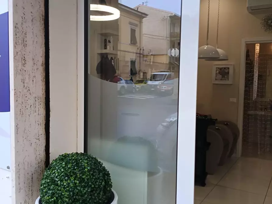 Immagine 5 di Locale commerciale in vendita  a Pisa