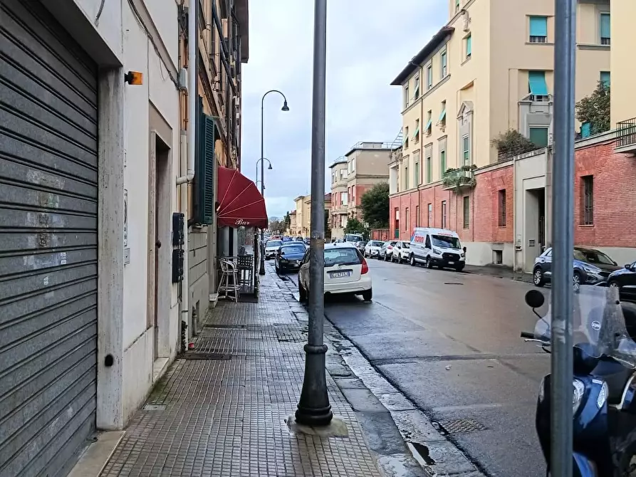 Immagine 2 di Locale commerciale in vendita  a Pisa