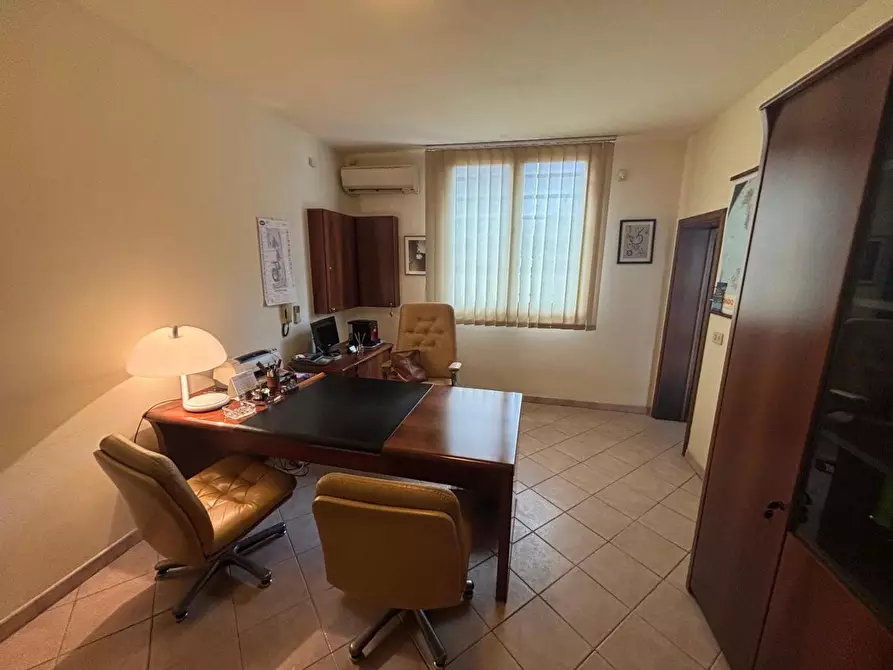 Immagine 2 di Attività artigianale in vendita  a San Miniato